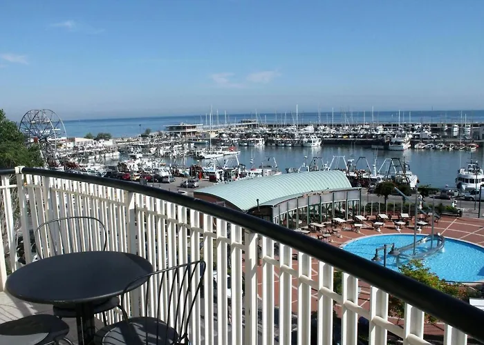 Aparthotel Fiorella 3*