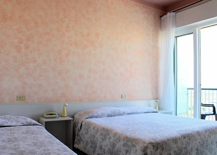 Fiorella Aparthotel 3*