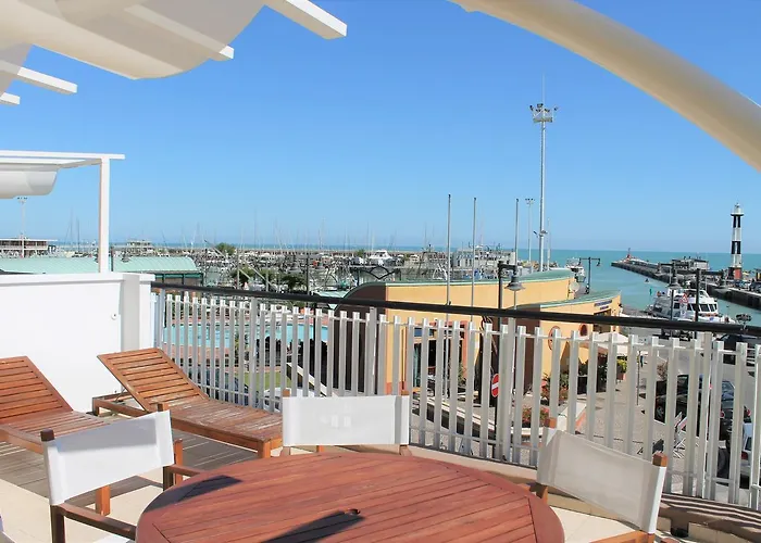 Fiorella Aparthotel 3*