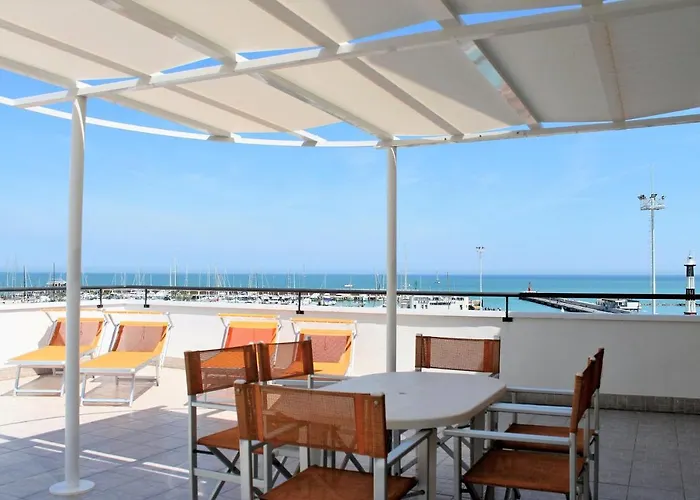 Fiorella Aparthotel 3*