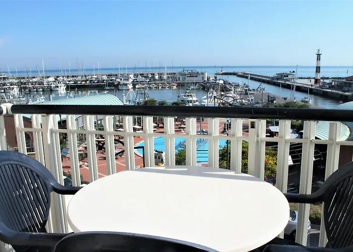Aparthotel Fiorella 3*